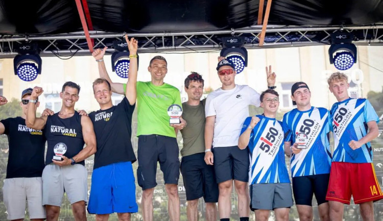 Jablonečtí hasiči neměli ve štafetovém mezinárodním triatlonu konkurenci