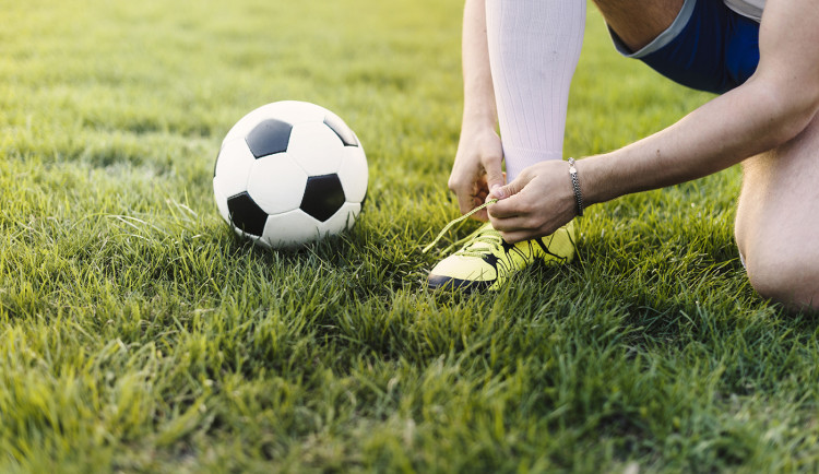 Nové dresy Slavie budí emoce. Diouf možná zůstane, zájem o Klimenta trvá