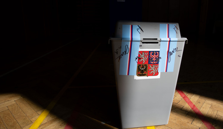 Kdo bude poslancem? V Olomouckém kraji bude o hlasy ve volbách usilovat 302 kandidátů