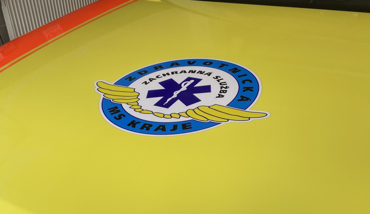 Mladého muže srazil na Novojičínsku vlak. Utrpěl těžká zranění