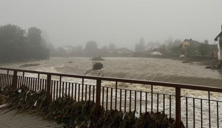 Třetí oběť povodní v Olomouckém kraji: DNA analýza ostatků potvrdila totožnost dvaačtyřicetiletého muže