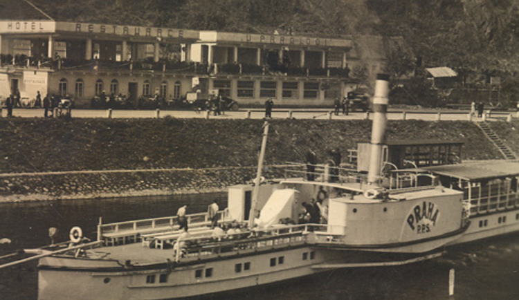 Slavná éra parolodi PRAHA. Před 160 lety začala plout mezi Prahou a Štěchovicemi