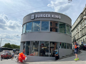 Lidé v Brně opět zavítají do funkcionalistické ikony u nádraží. Dají si tam burger