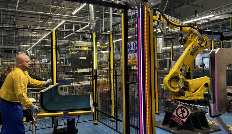 Panasonic otevřel v Plzni novou obří továrnu na tepelná čerpadla za osm miliard