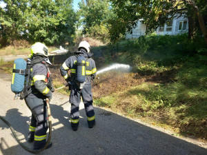 Vítr na jihu Moravy lámal stromy a ničil střechy. Hasiči hlásí téměř šedesát zásahů