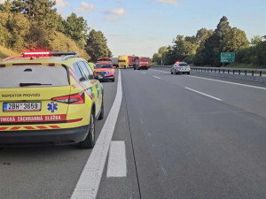 Na D2 u Blučiny se srazilo několik náklaďáků, uzavírka trvala devět hodin