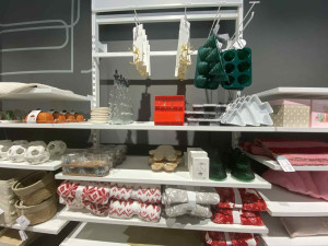 ANEKTA: Brno už se chystá na Vánoce, první obchody prodávají sváteční výzdobu