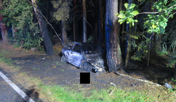 Řidiče vytáhl chvíli předtím, než auto vybouchlo. Získal ocenění Gentleman silnic