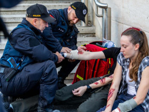 Policisté v centru Brna zasahovali proti střelci. Šlo o cvičení, uklidňují