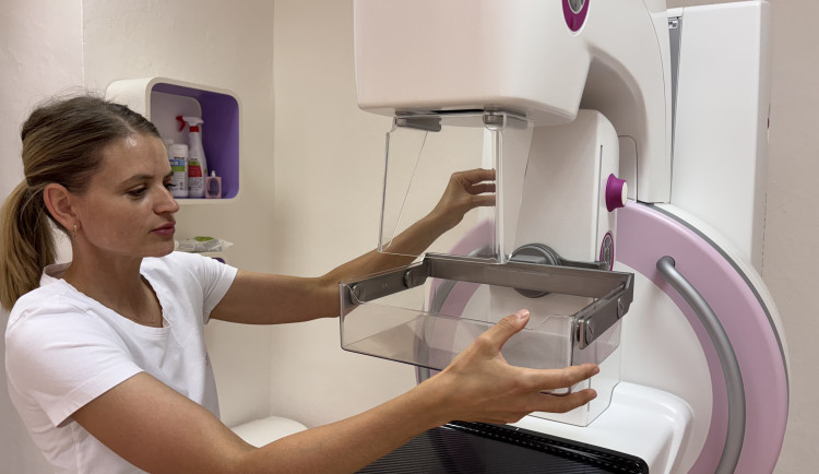 Prevence je základ. Mamograf v jihlavské nemocnici ročně vyšetří kolem osmi tisíc žen