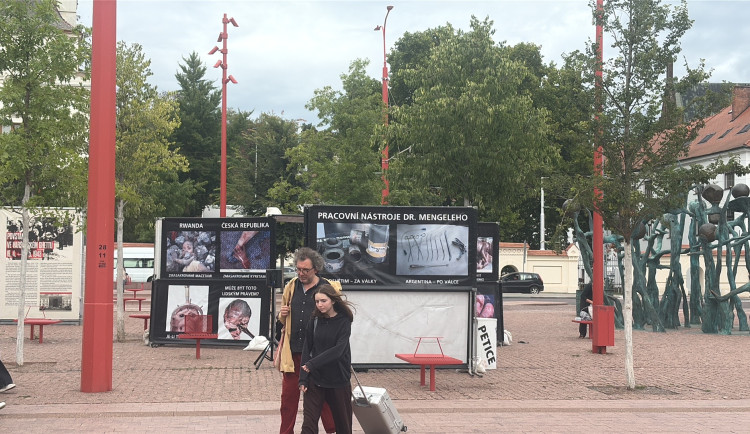 Mendlák obsadili odpůrci potratů a ženských práv,