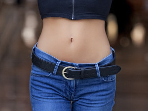 Crop topy a tepláky do výuky nepatří, rozhodla základka v Brně. Žáci nesouhlasí