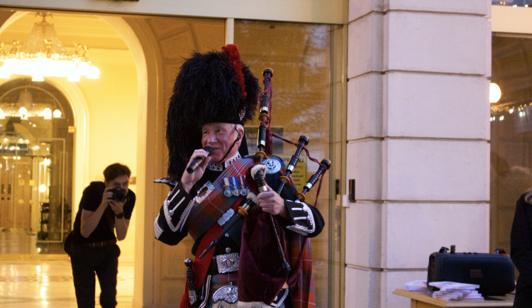 Světoznámý dudák Robert Jordan zahájil 53. ročník festivalu Moravský podzim