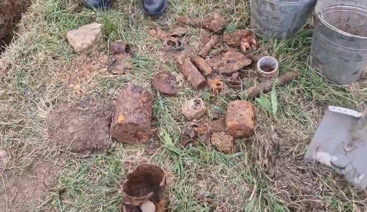 Dělníci v Brně našli nevybuchlou munici, policie evakuovala školu