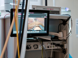 Nový robotický operatér v Brně odstraní i více zhoubných nádorů močového měchýře
