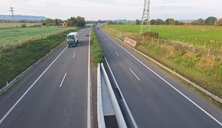 Začíná oprava dálnice D10 mezi Ohrazenicemi a Svijany