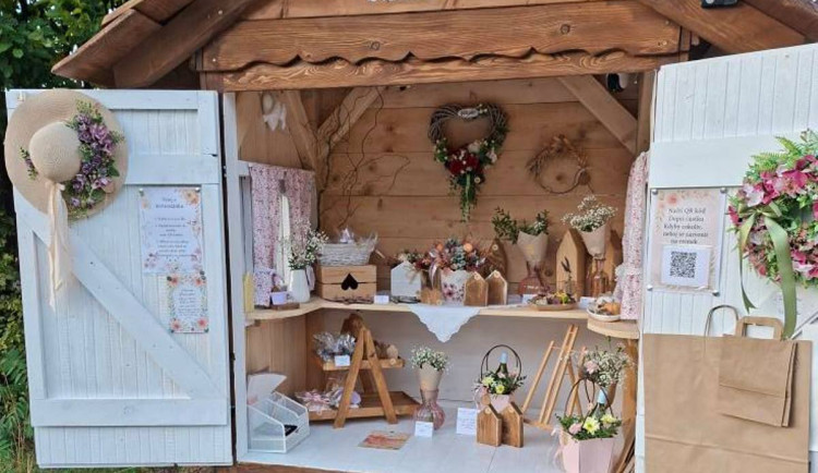 V Dobroníně se objevil Květostánek. Splnila jsem si 30 let starý sen, říká autorka