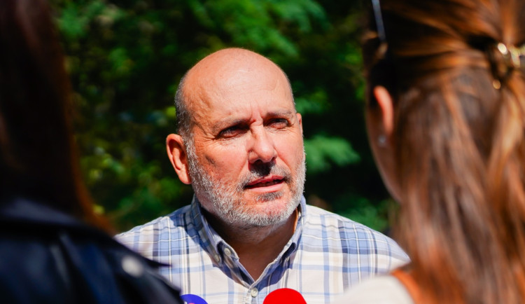 Bývalí zaměstnanci zoo žádají odvolání ředitele Bobka, stížnosti prošetří magistrát