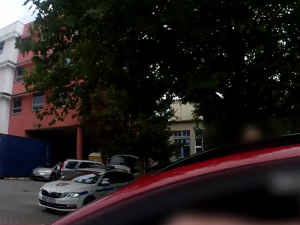 Muž se řítil ulicemi Brna, před kontrolou se vydával za bratra. Hrozí mu vězení