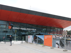 Královo Pole má novou nádražní budovu. Nebyla potřeba, míní někteří cestující
