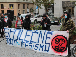 V Brně se protestovalo proti fašismu. Náckové zase vystrkují své ošklivé hlavy, zaznělo