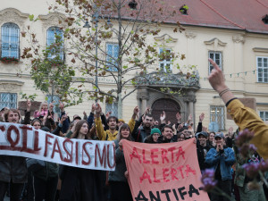 V Brně se protestovalo proti fašismu. Náckové zase vystrkují své ošklivé hlavy, zaznělo