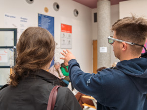 Masarykův onkologický ústav plánuje nové značení. Cedule určí pohyb očí pacientů