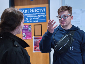 Masarykův onkologický ústav plánuje nové značení. Cedule určí pohyb očí pacientů