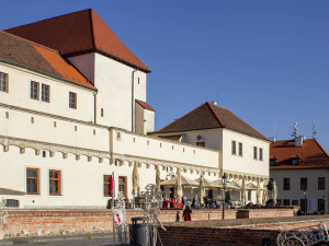 Déšť už by akce na Špilberku nekazil. Ve hře je zastřešení nádvoří