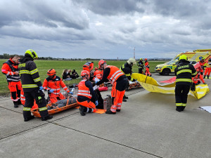 V Brně nouzově přistálo letadlo s desítkami zraněných. Šlo o cvičení
