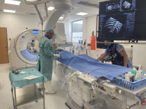 Hybridní přístroj v Masarykově onkologickém ústavu zvládne více vyšetření najednou