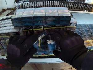 Jedeme montovat žaluzie, tvrdil cizinec pašující cigarety. Soud ho vyhostil