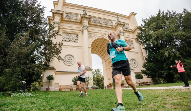 Natřískaná Lednice! Seriál Běhej lesy velkolepě uzavřel rekordní sezonuLesní smečka uzavřela sezonu 2025 ve velkém stylu. Na dlouho dopředu vyprodaném závěrečném dílu seriálu Běhej lesy v Lednici praskaly startovní koridory ve švech a v součtu všech tras
