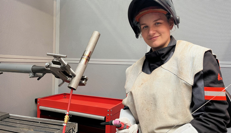 Temelín má první ženu, která může svářet v jaderné elektrárně