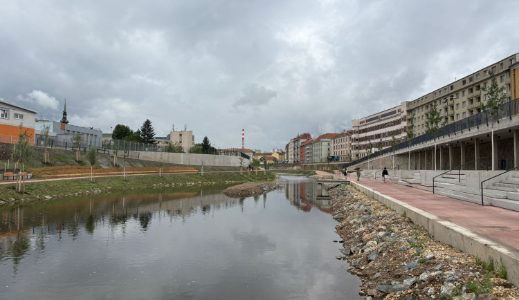 17528354381289-60-video-stihlo-se-protipovodnova-opatreni-na-porici-jsou-konecne-hotova