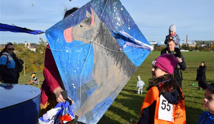 VÍKENDOVÉ TIPY: Bude výlov rybníku, probouzení čertů i drakiáda na Skalce
