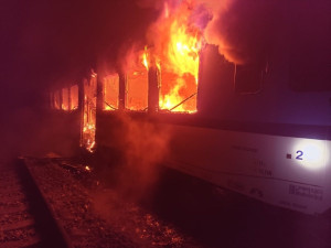 Na Vyškovsku ráno hořel vagon vlaku, na trati se tři hodiny nejezdilo