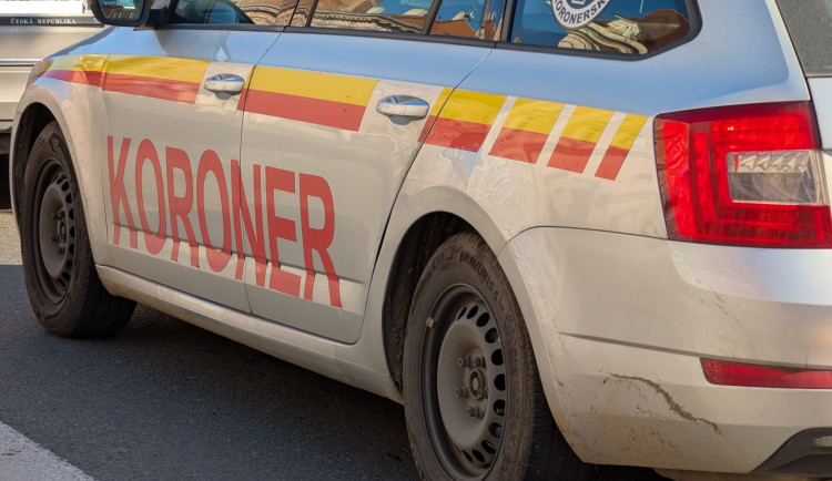 Zavražděného muže našli poblíž ubytovny náhodní svědci. Policie už má pachatele