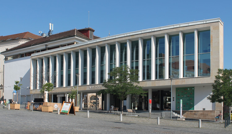 Radnice Brno-střed není spokojená se současným provozem tržnice, část přenechá VUT