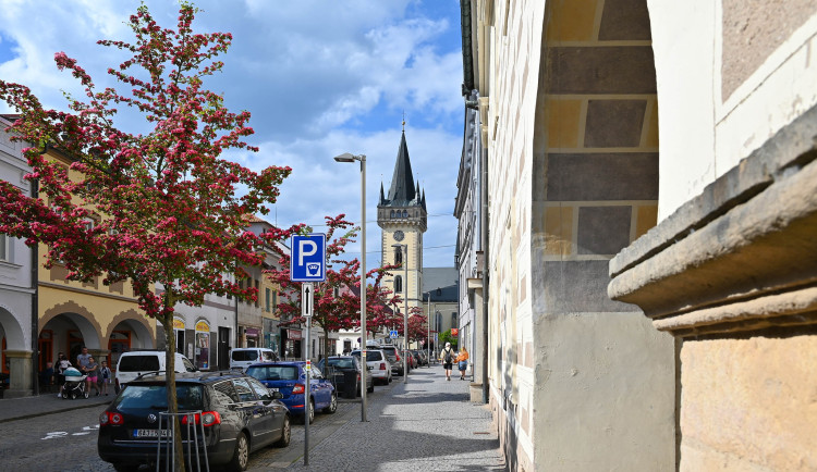 Dvůr Králové nad Labem zavádí Tichou linku pro osoby se sluchovým postižením