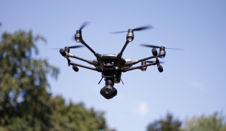 Vláda založila výbor pro protidronovou ochranu a dronovou regulaci