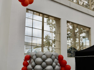 Balónkový drak i Labubu. V Brně začíná výstava soch z tisíců nafukovacích balónků