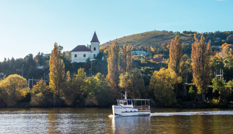 Pražské přívozy končí sezonu, Josefína vyjede naposledy. Nahradí ji Dvorecký most