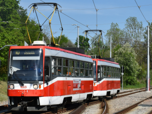 Z brněnských kolejí definitivně zmizely unikátní tramvaje T3RF z devadesátek