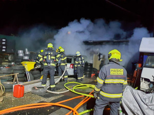 Ohnivá noc na Brněnsku. Hasiče zaměstnaly hned tři požáry, škody jsou v milionech