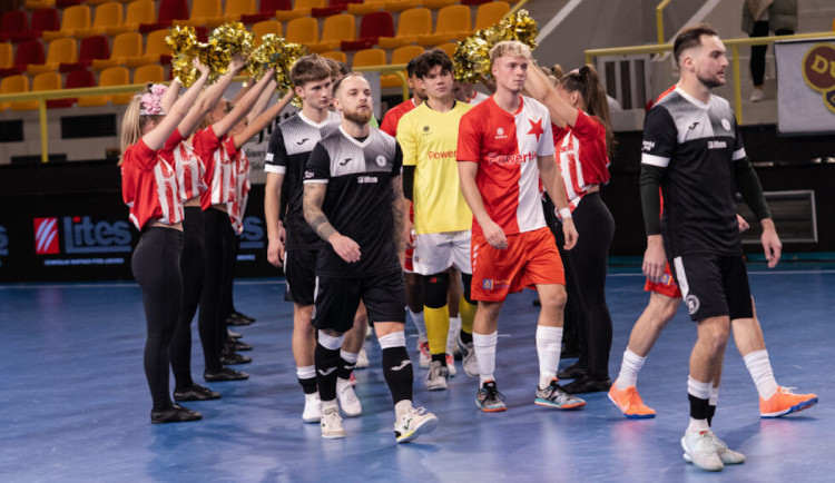 Futsalisté FTZS porazili Slavii a jsou v čele ligové tabulky. Bína ukončil kariéru