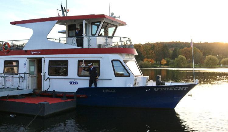 Na brněnské přehradě skončila 79. plavební sezóna, dopravní podnik už se připravuje na další