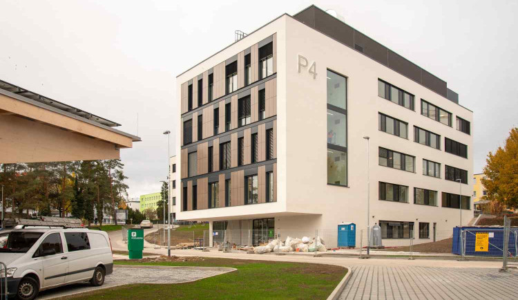 Olomoucká onkologie se rozšiřuje. Nový pavilon vyšel na více než čtvrt miliardy