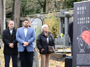 Anatomický ústav vybudoval památník dárcům těl, poskytne důstojnou vzpomínku pozůstalým