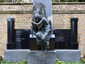 Anatomický ústav vybudoval památník dárcům těl, poskytne důstojnou vzpomínku pozůstalým